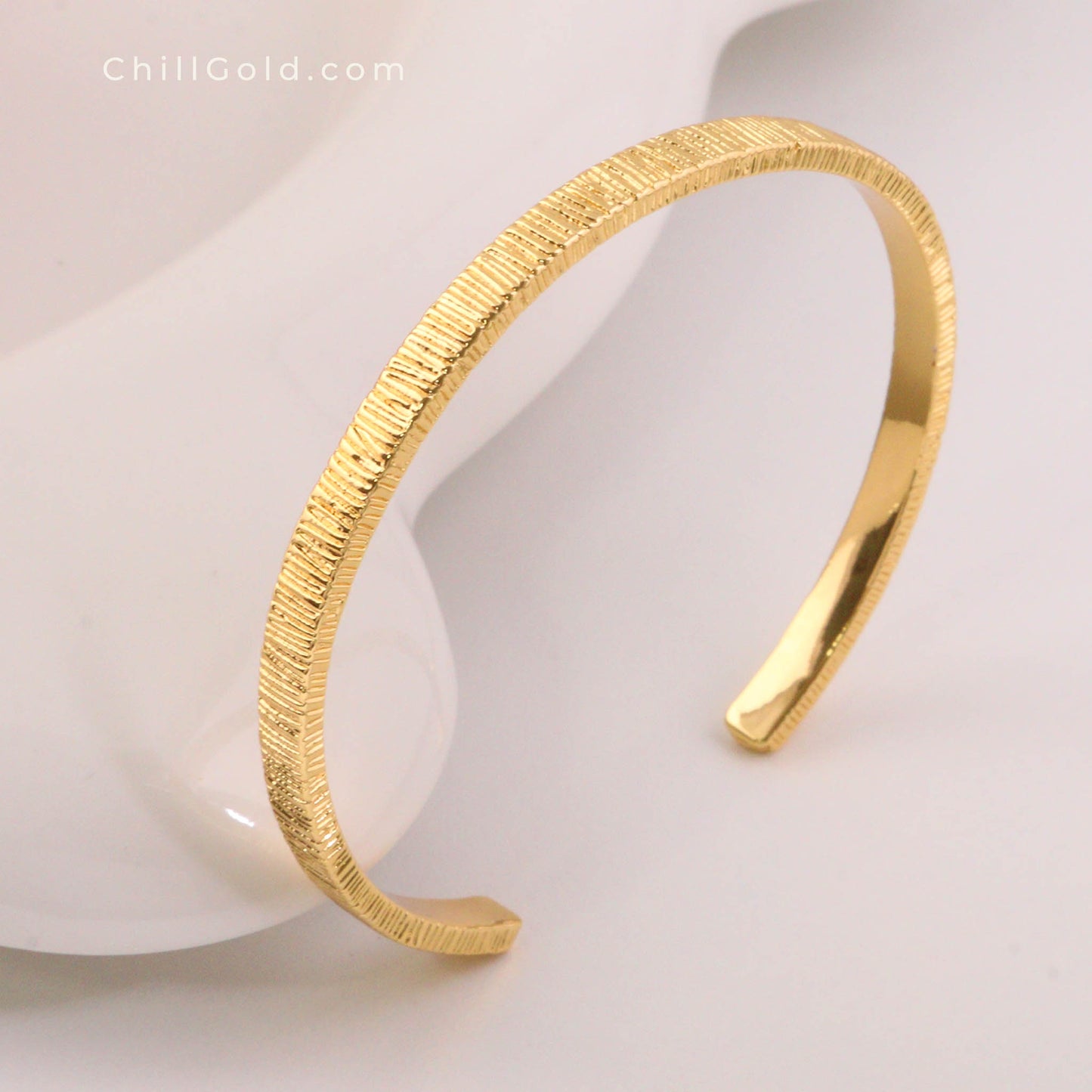 Vertical Stripe Open Bangle
