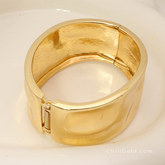 Luxe Wave Wide Hinged Bangle
