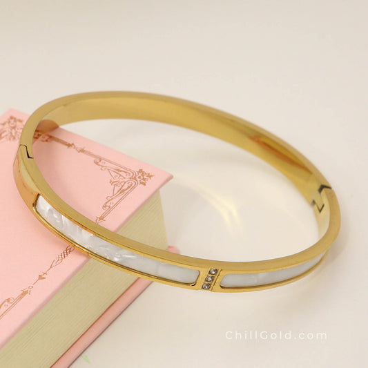 Elegant 18K Gold Plated Shell Bangle