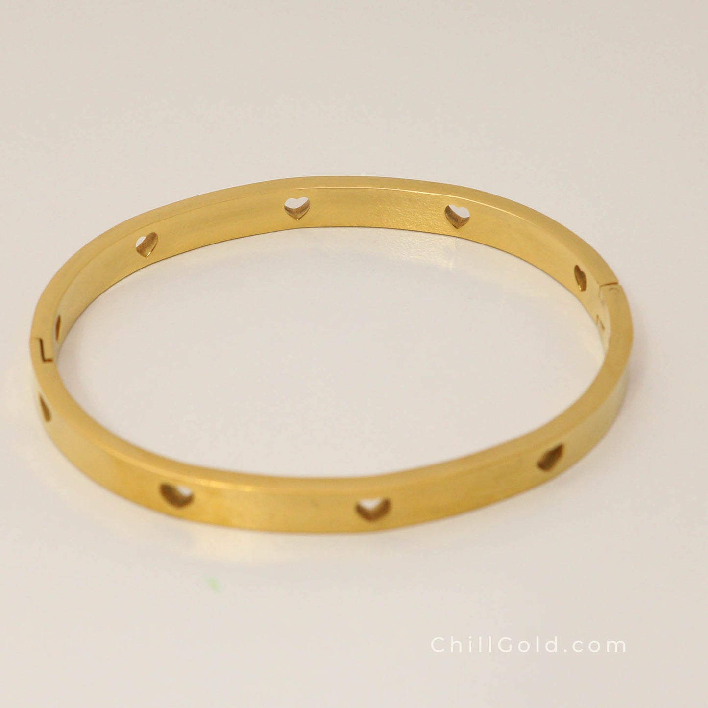 18K Gold Plated Hollow Heart Bangle