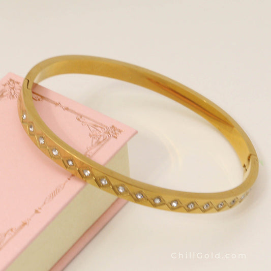 Elegant 18K Gold Plated Rhombus Rhinestone Bangle