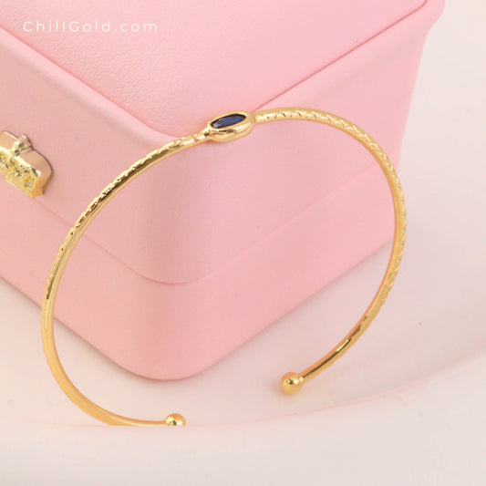 Blue Zircon Inlaid Thin Open Bangle | Vertical Texture Retro Bangle