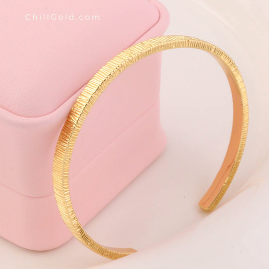 Vertical Stripe Open Bangle
