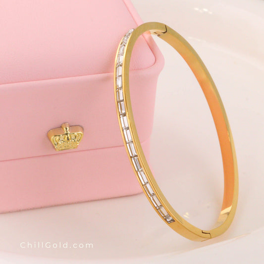 Non-Fading Zircon Bangle
