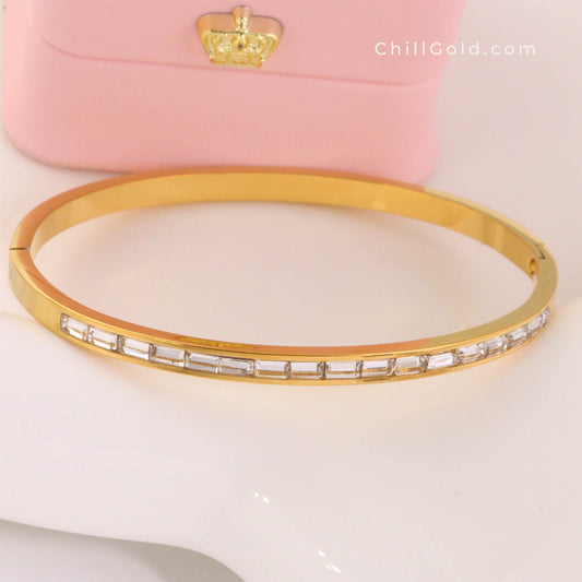Non-Fading Zircon Bangle